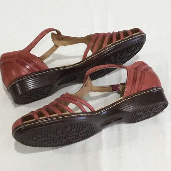 Eurosoft Leather Salmon Pink Sandals with Buckle Closure, Size 6 - Picture 5 of 8